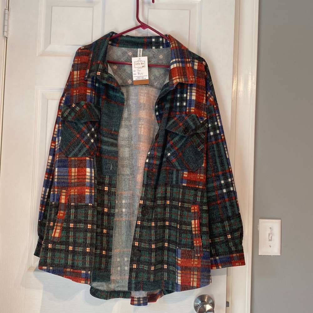 Plaid shacket with pockets.